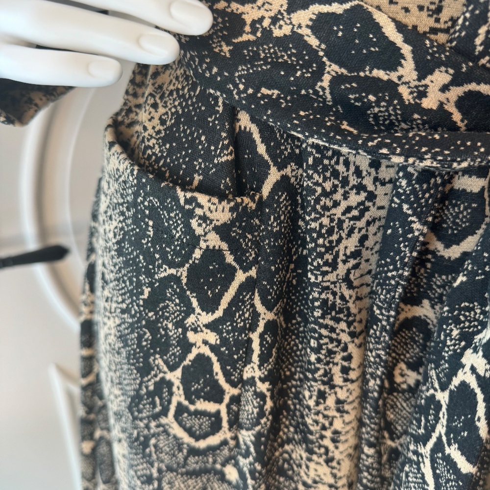 Stella Luce, Size L, Python Print - image 7